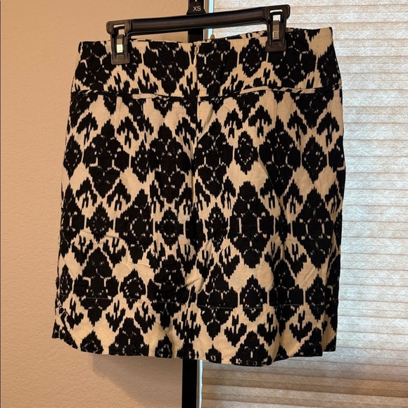 LOFT Black and Cream Mini Skirt - Picture 2 of 3